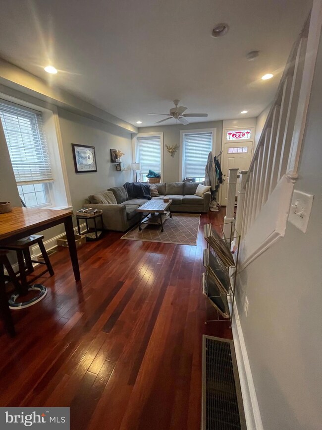 335 Carson St, Philadelphia, PA 19128 - photo 6