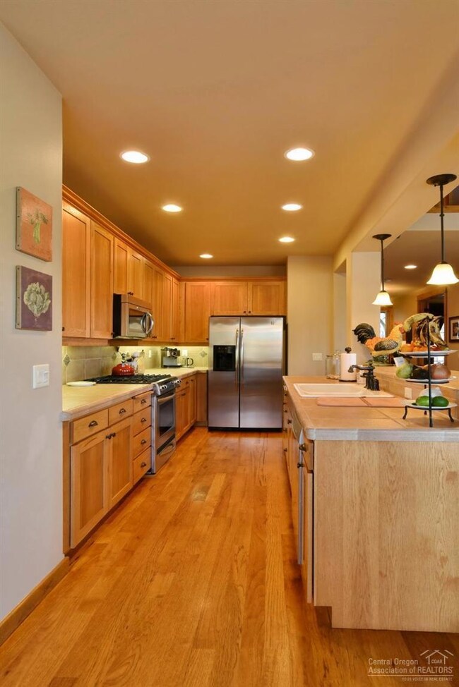 60815 Goldenwood Loop, Bend, OR 97702 - photo 5