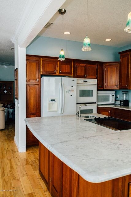 Kitchen double ovens