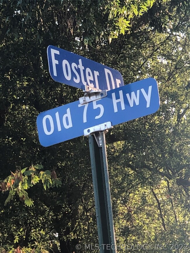Turn west at this street sign on Choctaw and go do