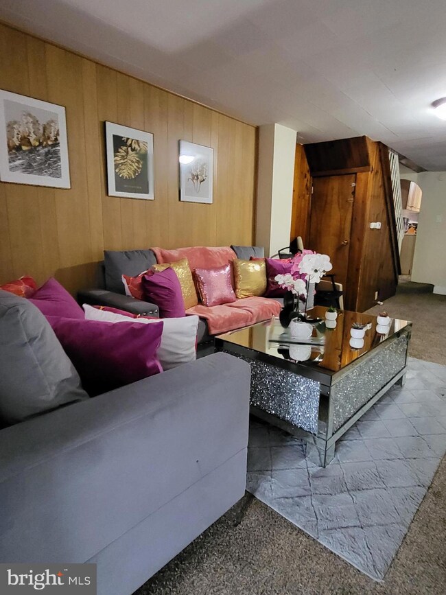 541 S 10th St, Reading, PA 19602 - photo 3