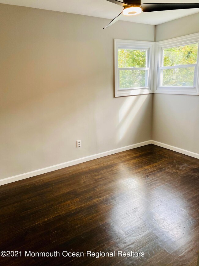 8 Manymind Ave, Atlantic Highlands, NJ 07716 - photo 5