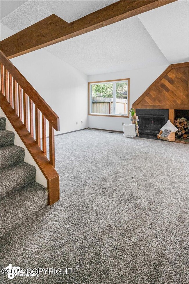 06-Living Room_SLS_-9780