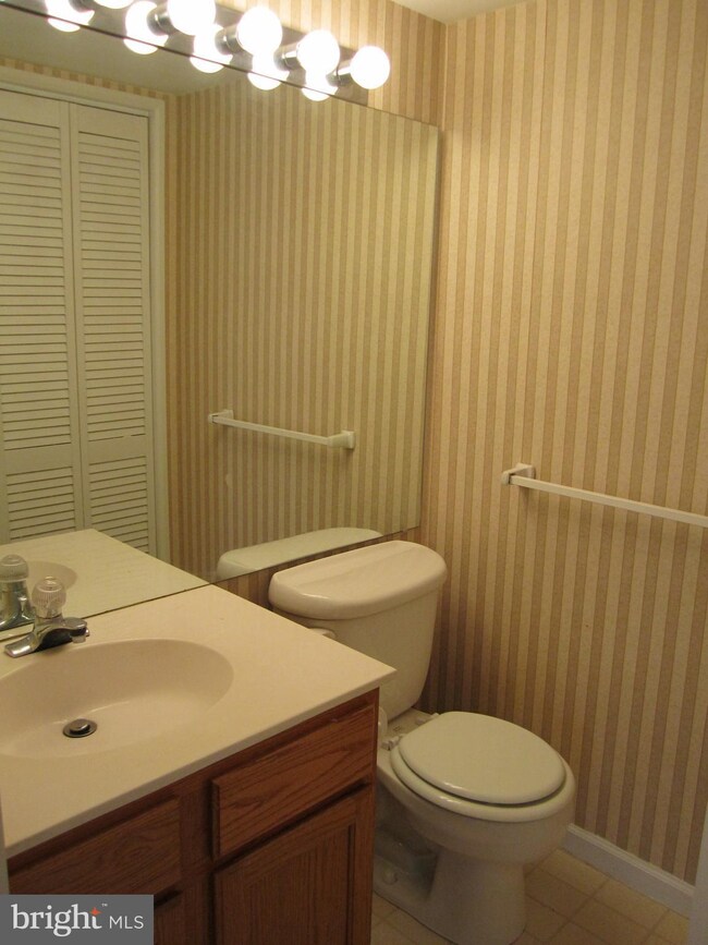 8198 Winstead Place unit 201, Manassas, VA 20109 - photo 7