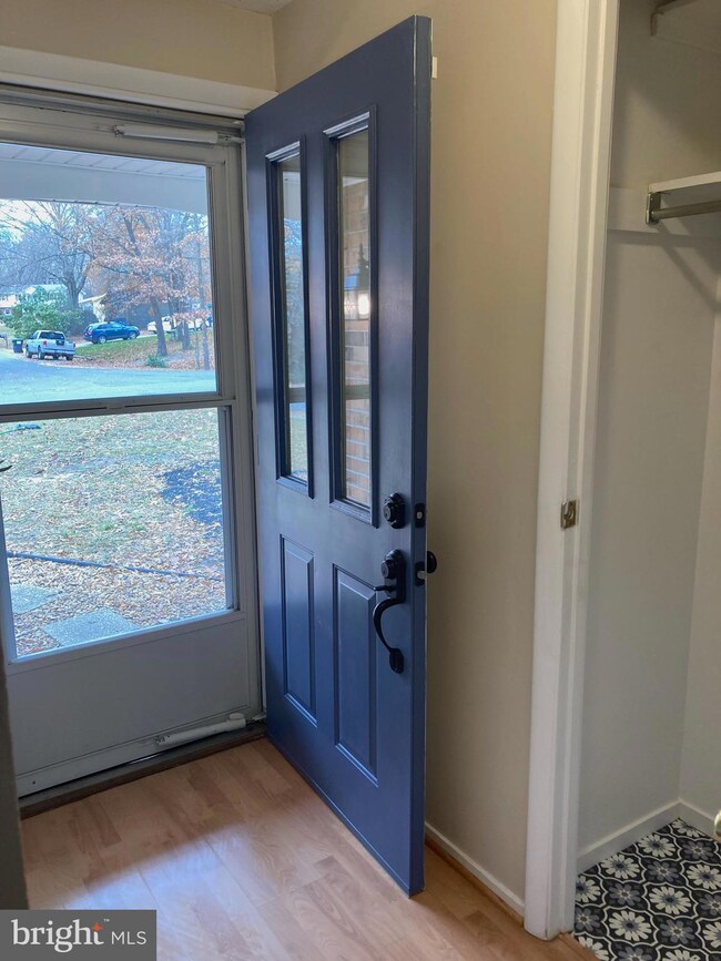 723 Barkley Dr, Fredericksburg, VA 22407 - photo 6