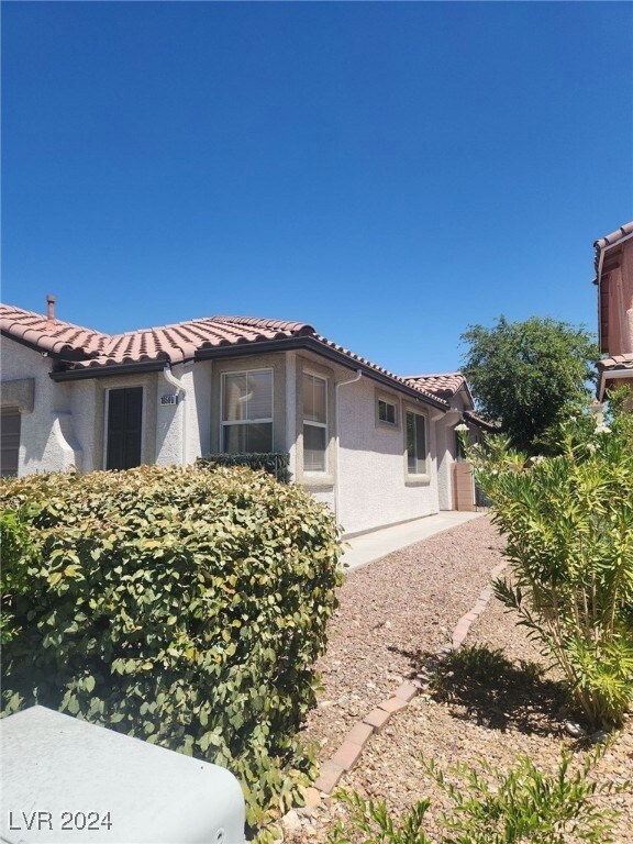 10560 Broadhead Ct, Las Vegas, NV 89135 - photo 4