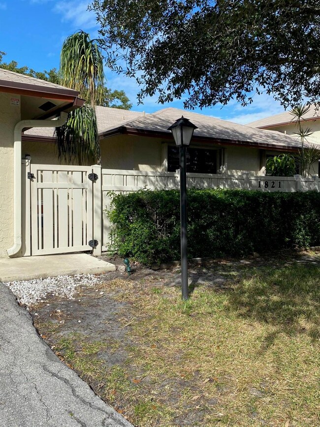 1821 NE 40th Ct unit 306, Pompano Beach, FL 33064 - photo 4