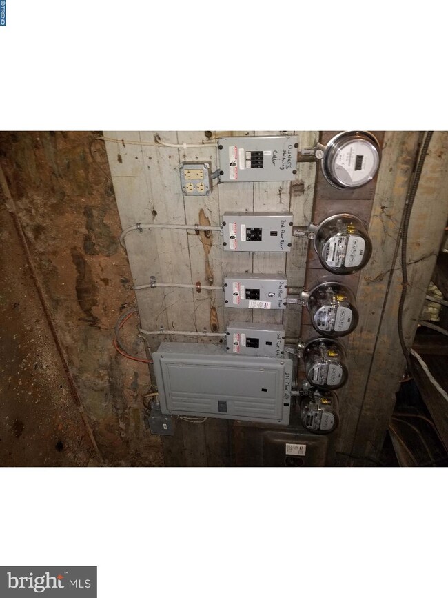 101 S 3rd St, Reading, PA 19602 - photo 6