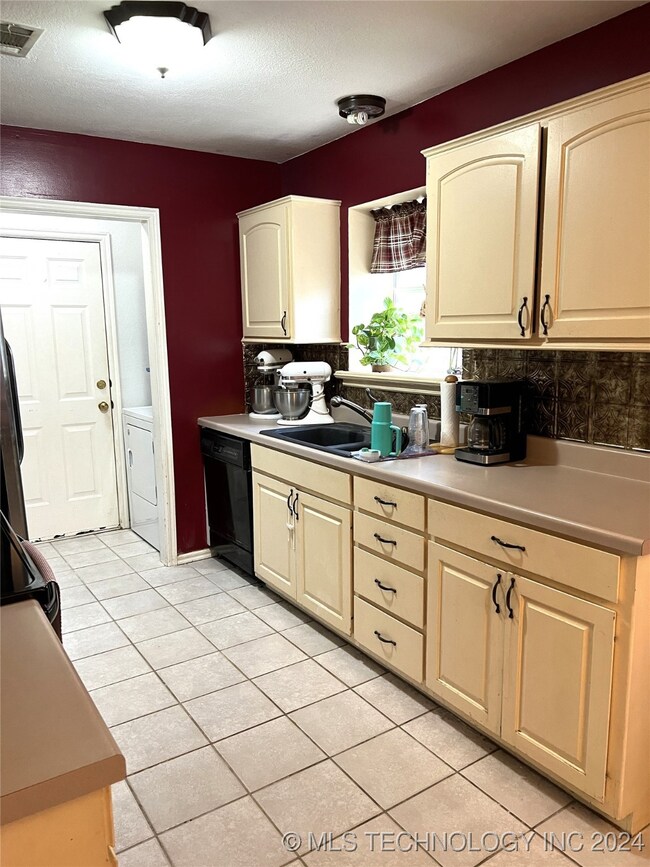 1304 S 33rd St, Broken Arrow, OK 74014 - photo 6