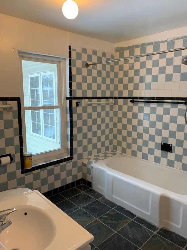 841 S Julian St, Naperville, IL 60540 - photo 5