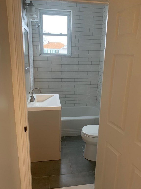 160 Foote St unit 1, Fall River, MA 02724 - photo 6