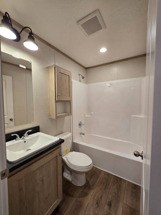 1667 Glenway Dr unit 143, Oshkosh, WI 54904 - photo 3