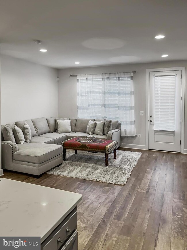 10525 Hinton Way, Manassas, VA 20112 - photo 4