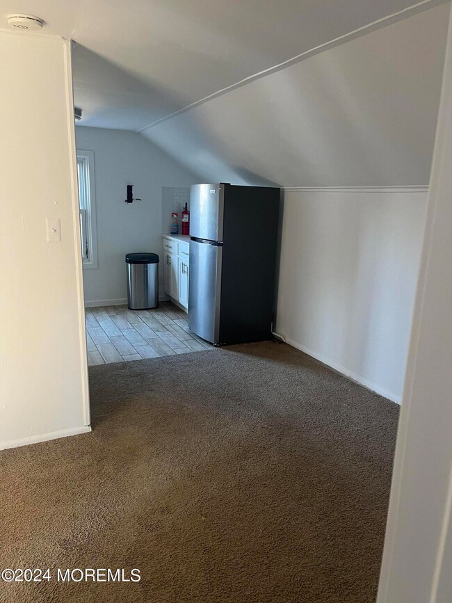 207 Oakwood Ave unit 2, Long Branch, NJ 07740 - photo 4