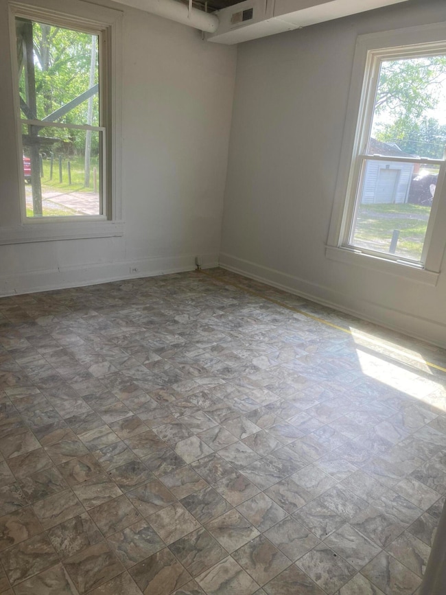 1708 N Main St, Apt B 5