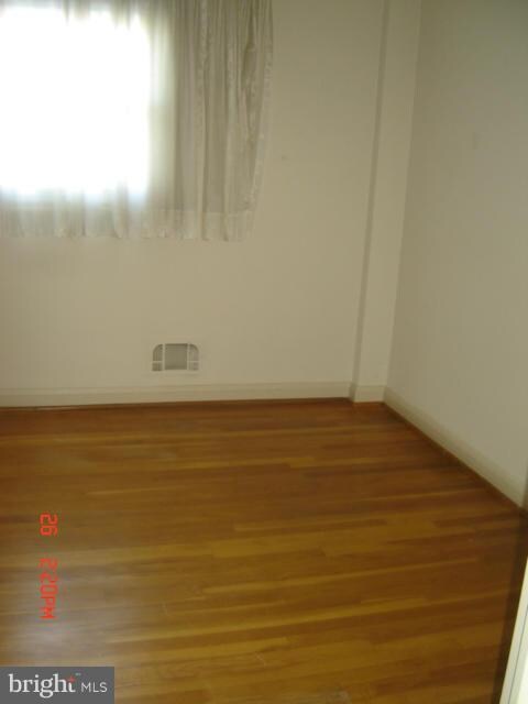 601 Brisbane Rd, Baltimore, MD 21229 - photo 3
