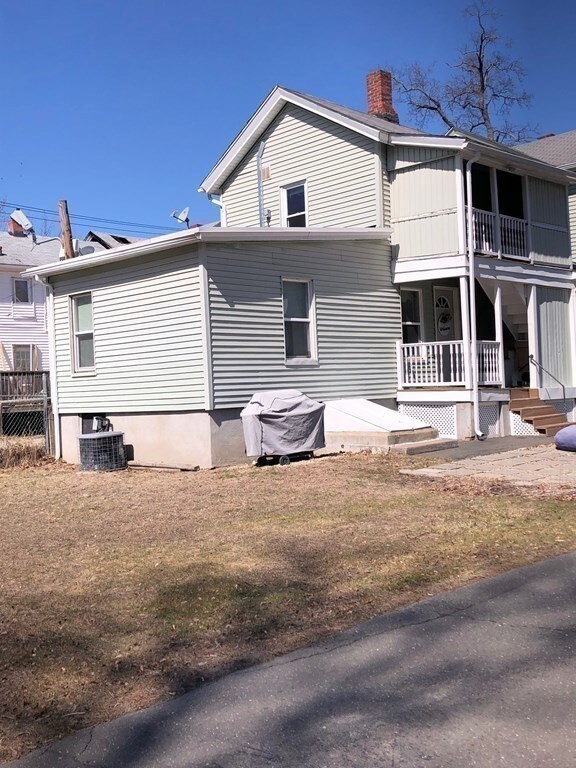 54 Orange St, Westfield, MA 01085 - photo 4