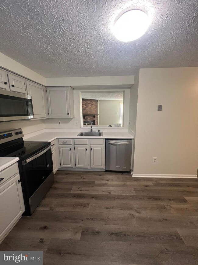 2216 Cedar Barn Way, Windsor Mill, MD 21244 - photo 4