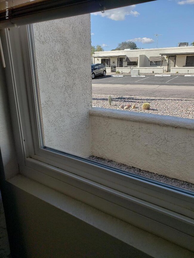 913 8