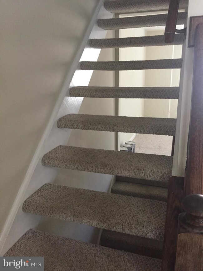 11912 Fieldthorn Ct, Reston, VA 20194 - photo 4