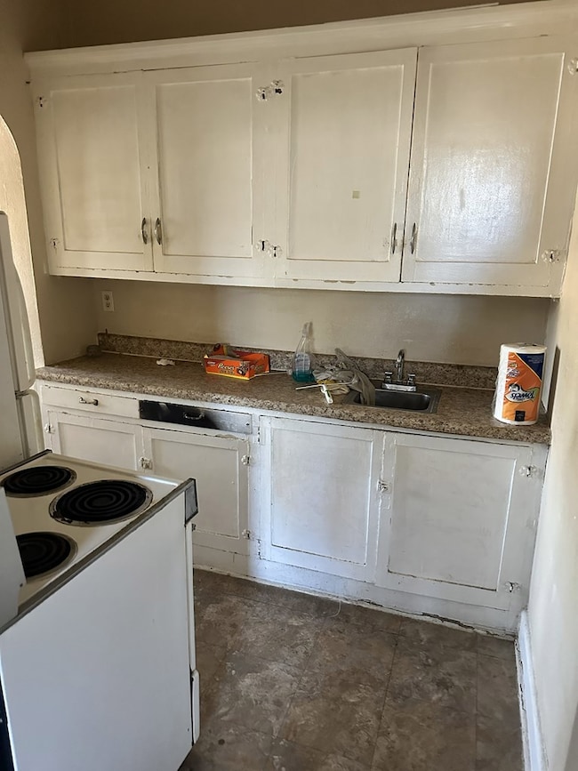 2019 Fulton St, Bluefield, WV 24701 - photo 3