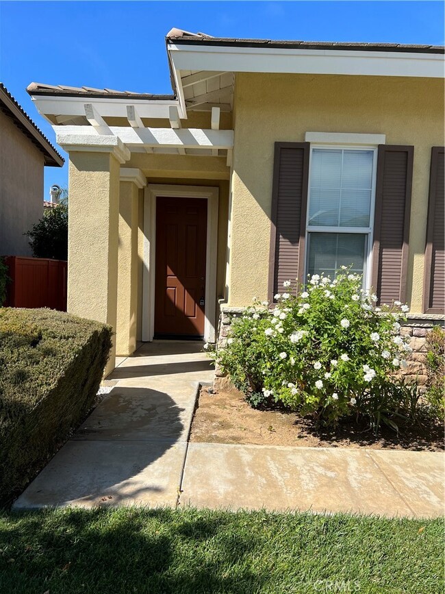 36153 Leeds St, Winchester, CA 92596 - photo 2