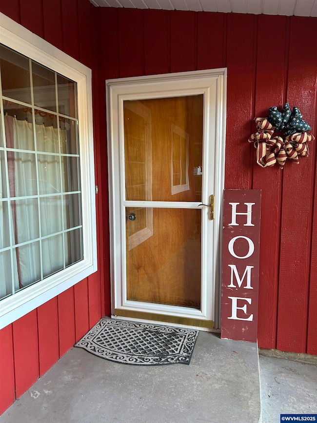 1090 SE 3rd Ave, Mill City, OR 97360 - photo 3