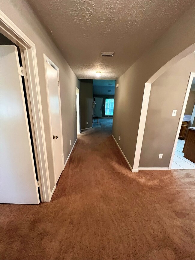 3835 Jasmine Dr, Alvin, TX 77511 - photo 3