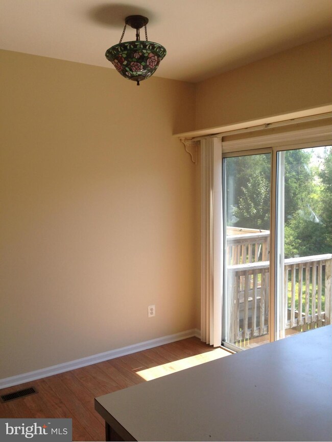 4152 Ashmere Cir, Dumfries, VA 22025 - photo 3