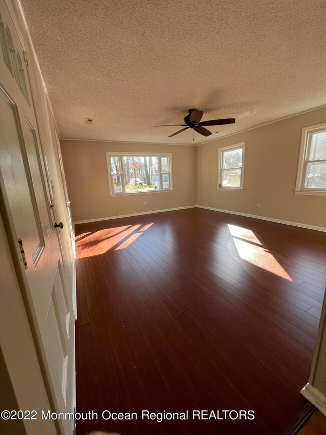 451 Harnell Ave, Oakhurst, NJ 07755 - photo 5