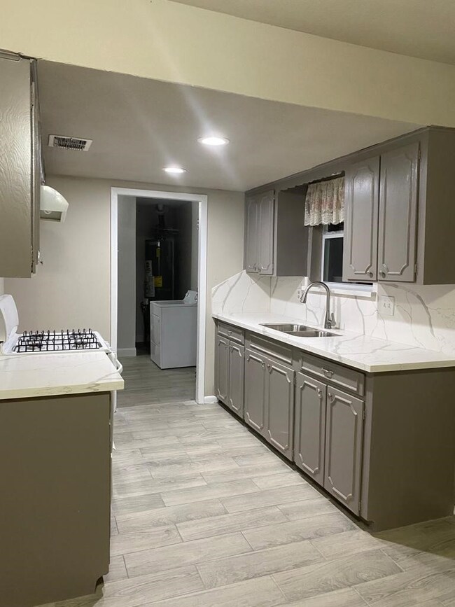 4011 Monitor St, Houston, TX 77093 - photo 2