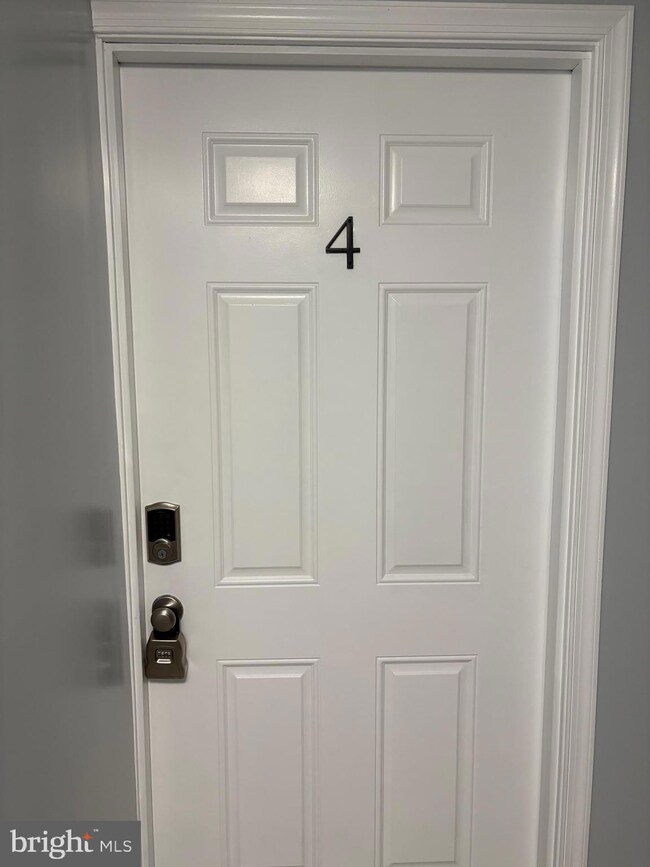 116 Grape St unit 4, Philadelphia, PA 19127 - photo 2