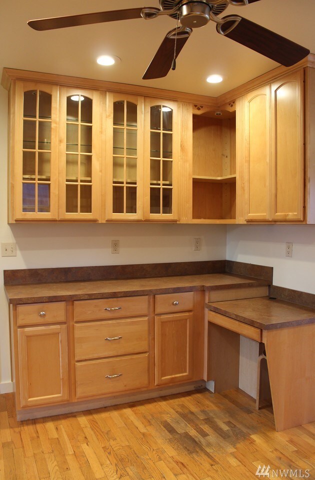 1057 Mckinley St, Enumclaw, WA 98022 - photo 7