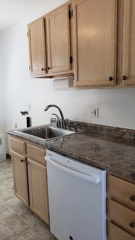 26 Fredette St unit 26, Chicopee, MA 01022 - photo 7