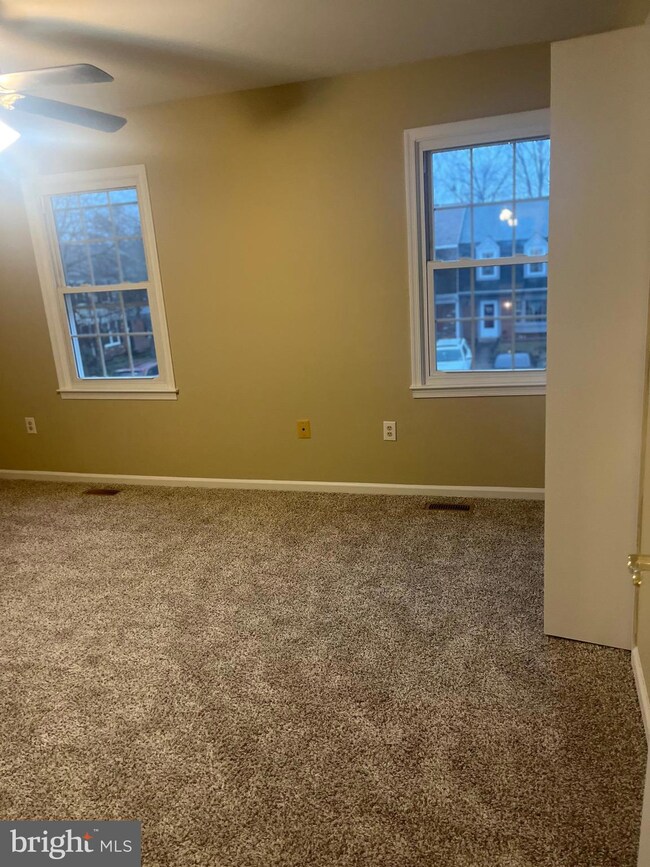 9064 Mcrae Ct, Manassas, VA 20110 - photo 6