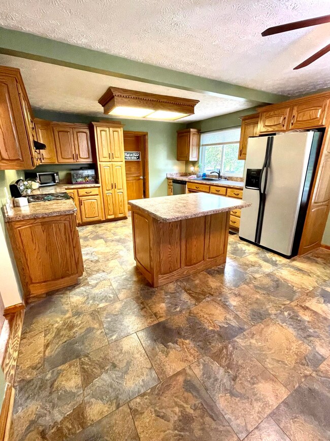 7B9D0C59-989E-4A74-80B4-6EBE8369D686