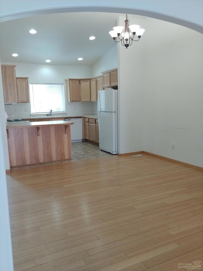 20514 Peak Ave, Bend, OR 97702 - photo 5