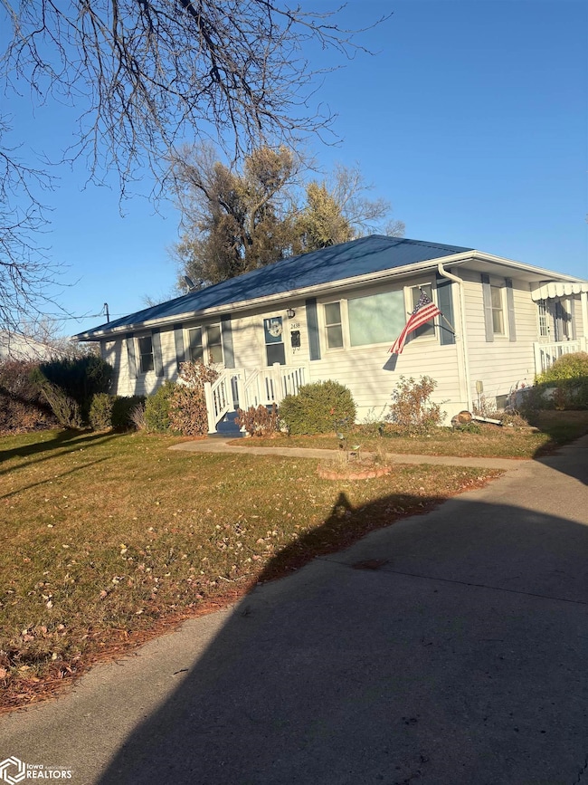 2438 N Jefferson St, Ottumwa, IA 52501 - photo 2