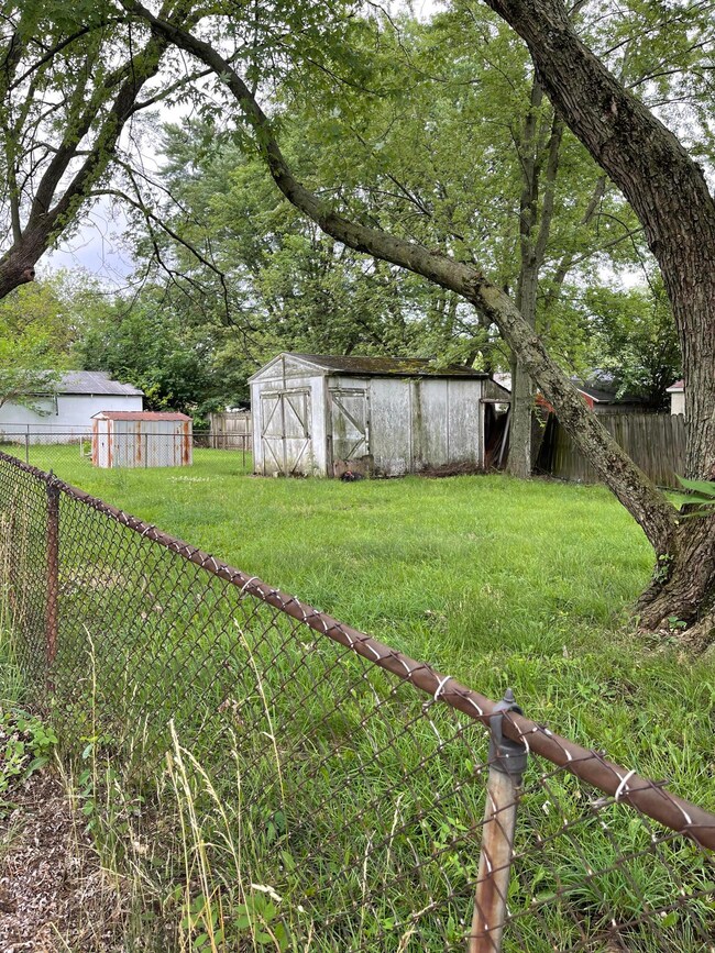 2127 Laurelwood Dr, Columbus, OH 43229 - photo 3