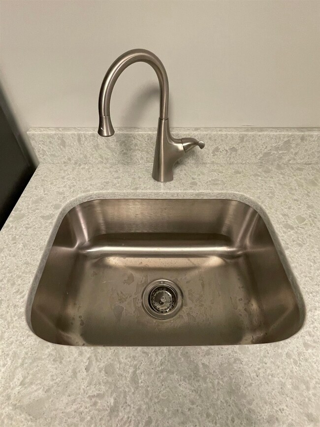 5 Louisburg Square unit 1, Nashua, NH 03060 - photo 6