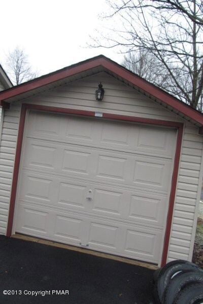 620 Avenue C, Stroudsburg, PA 18360 - photo 4