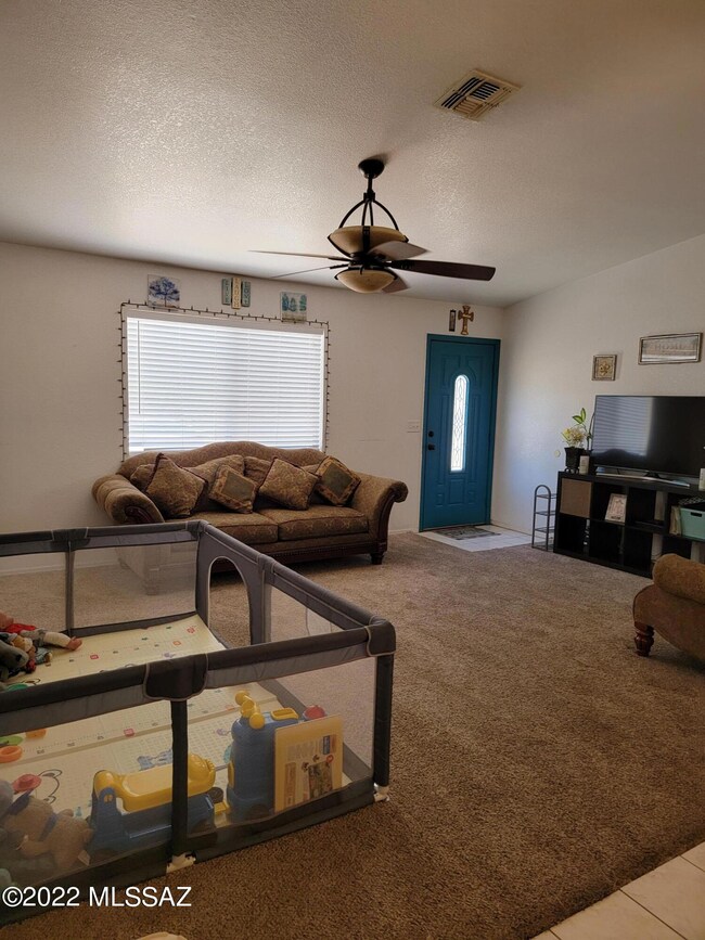 2143 livingroom