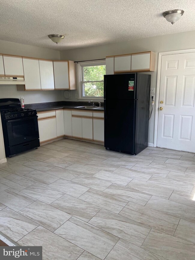 542 Griscom Dr, Woodbury, NJ 08096 - photo 5