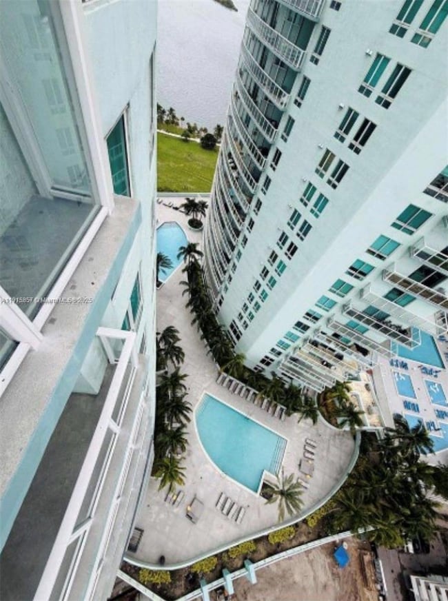 Quantum On the Bay unit 3811, Miami, FL 33132 - photo 2
