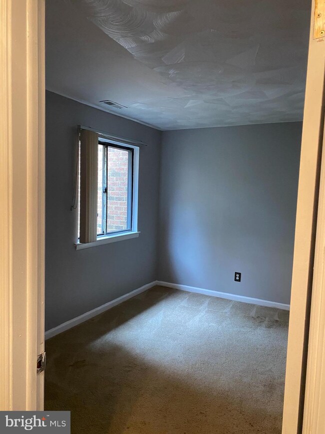 602B Cypress Point Cir unit 602B, Mount Laurel, NJ 08054 - photo 6