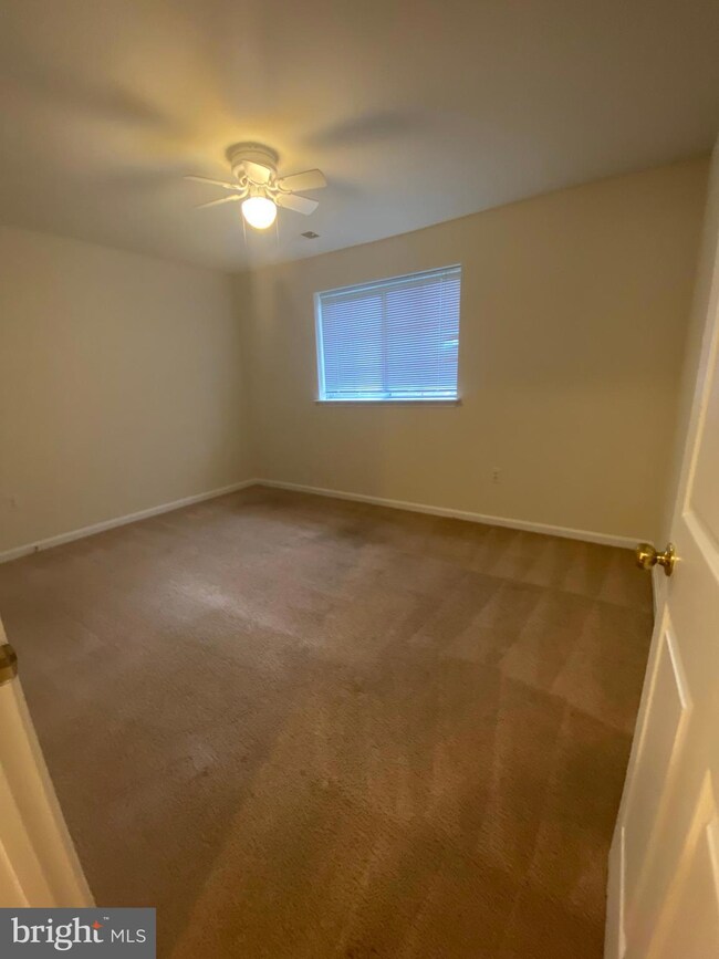 8141 Bayonet Way unit 101, Manassas, VA 20109 - photo 5