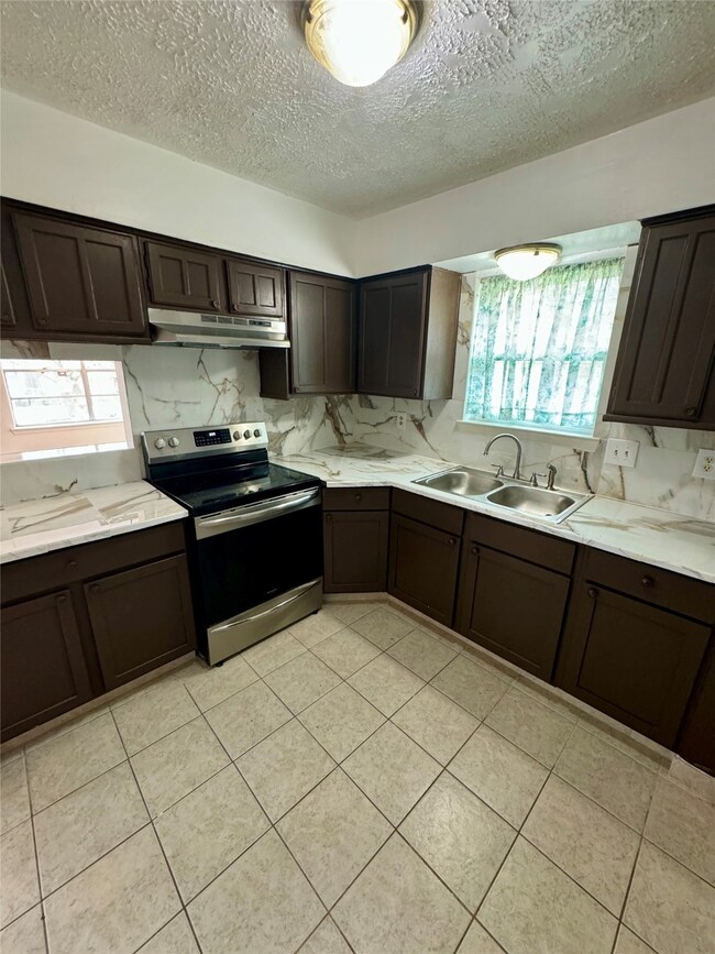 16514 Pebbleglen Dr, Houston, TX 77095 - photo 5