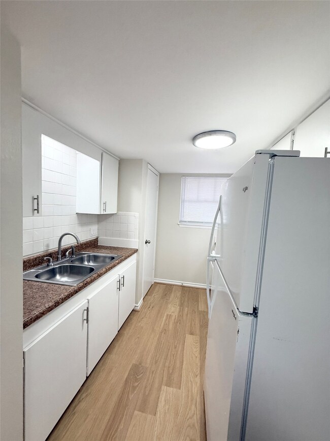 2400 5th St unit 26, Bay City, TX 77414 - photo 7