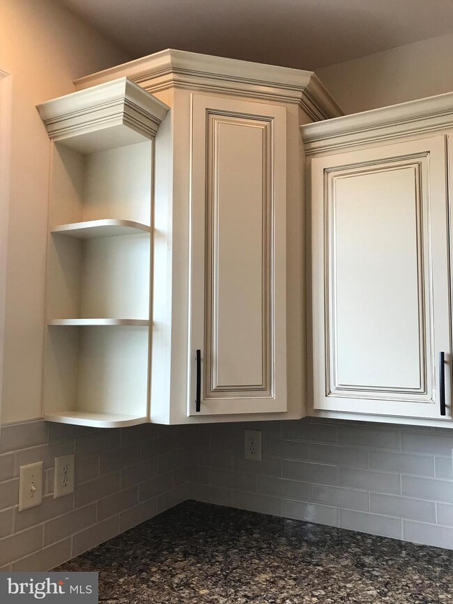 1755 Meridian Dr, Hagerstown, MD 21742 - photo 5