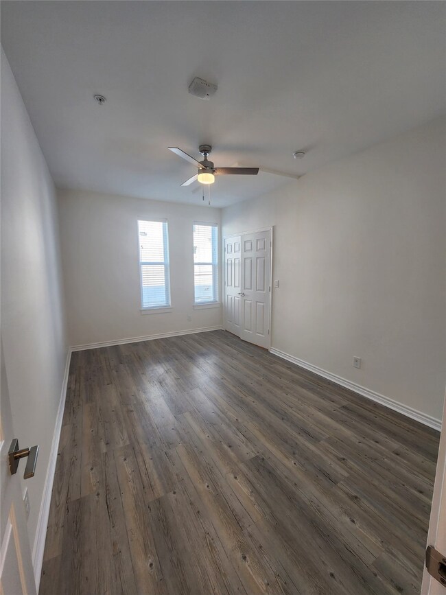 2445 Shadow View Ln unit 326, Houston, TX 77077 - photo 6